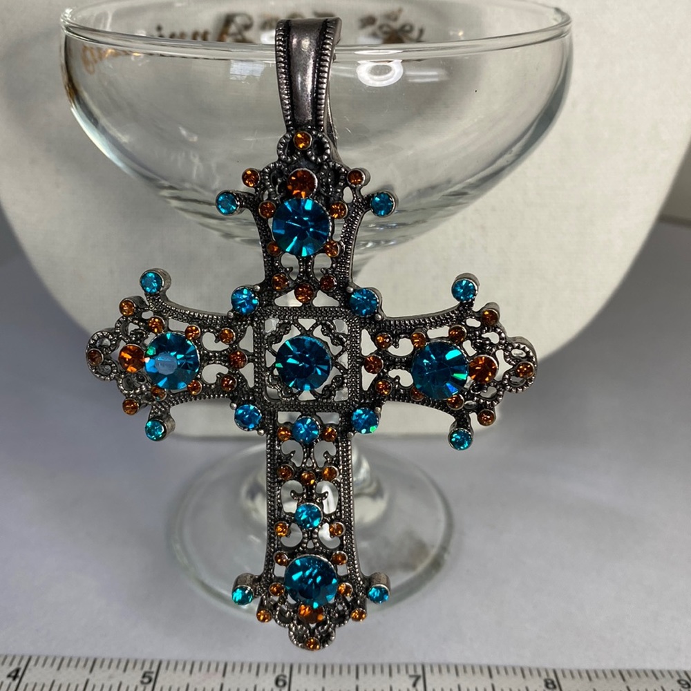 Large beautiful rhinestone filigree style cross pendant